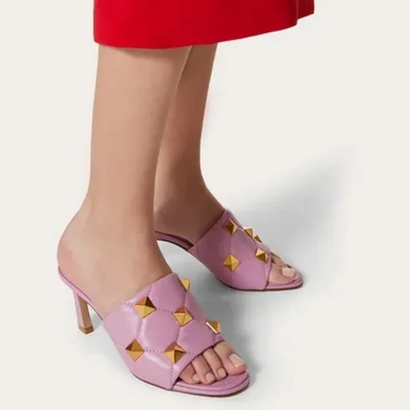 😊SOLD😊Valentino Garavani Roman Stud Quilted Napa Slide Sandals in 36 - Picture 13 of 15